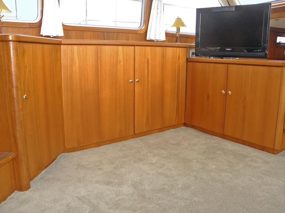 Saloon, Accommodation